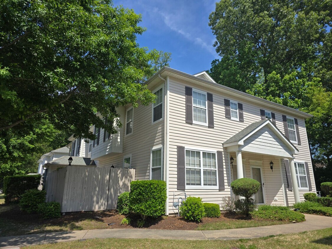 Primary Photo - 4424 Duffy Dr