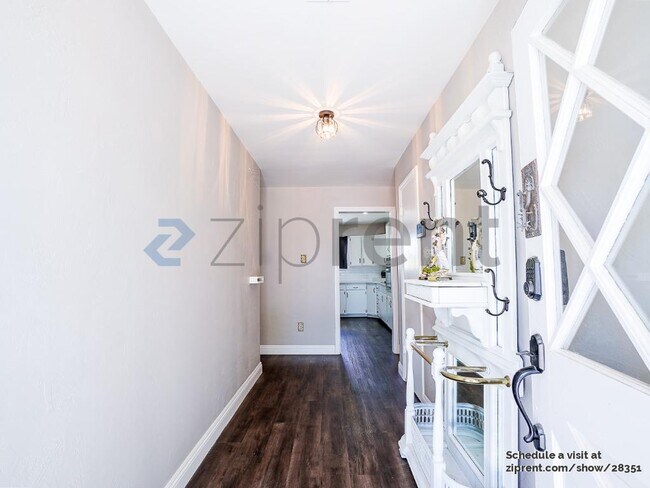 Building Photo - 1310 N Tonopah Dr