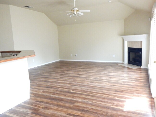 Foto del edificio - South Tyler - Handsome 3 Bedroom, 2 Bath H...