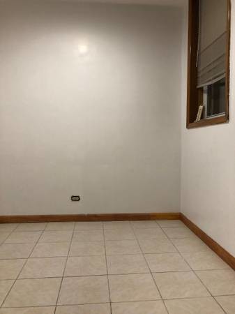 Foto del edificio - 2127 E 9th St