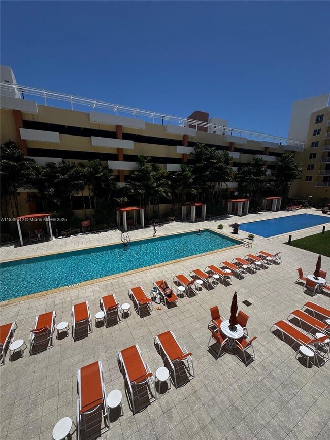 Foto del edificio - 2775 NE 187th St