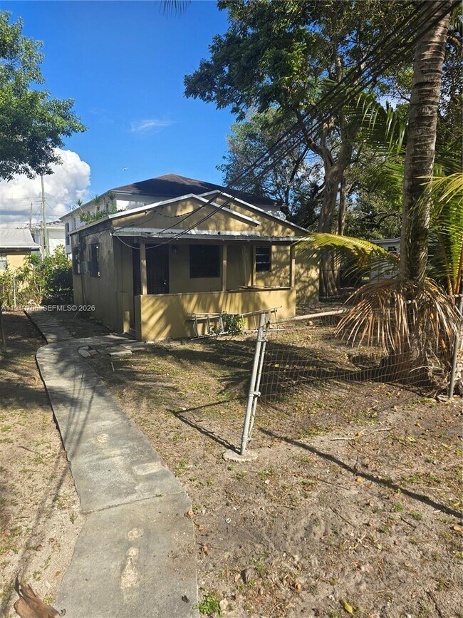 Foto del edificio - 143 NW 69th St