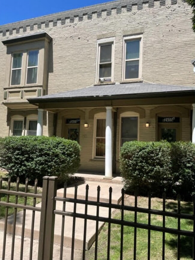 Building Photo - 2401 Stout St