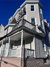 Building Photo - 111 Burnett St