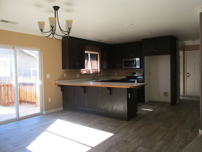 Foto del edificio - 585 N Mesa St