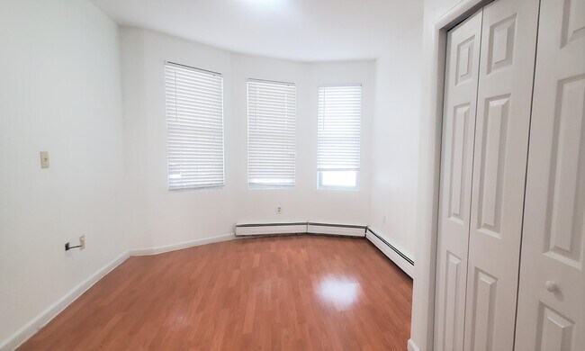 Building Photo - 211 76th St