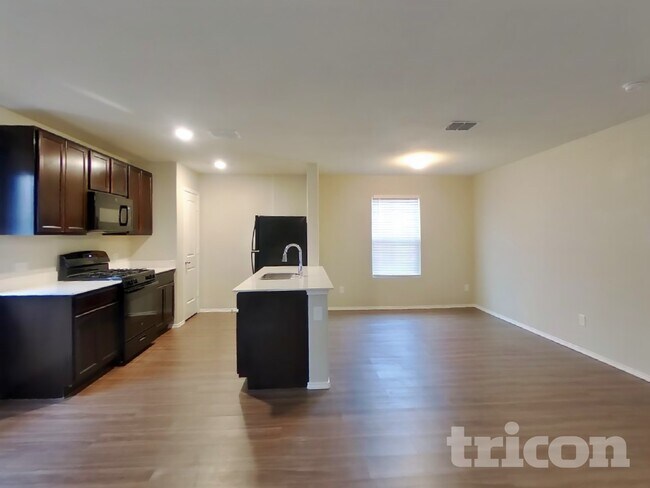 Foto del edificio - 5632 McClelland St