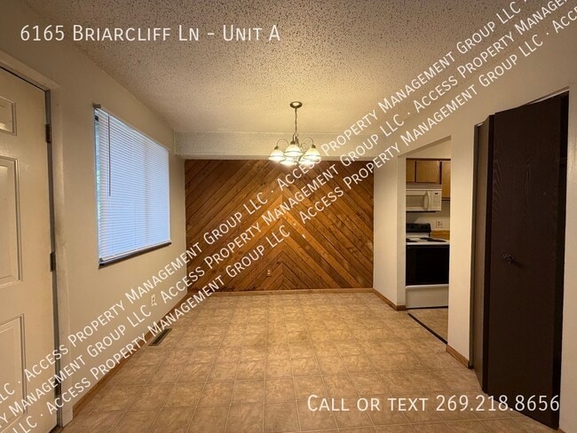 Foto del edificio - 6165 Briarcliff Ln