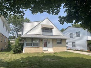 Building Photo - 4032 W Green Tree Rd