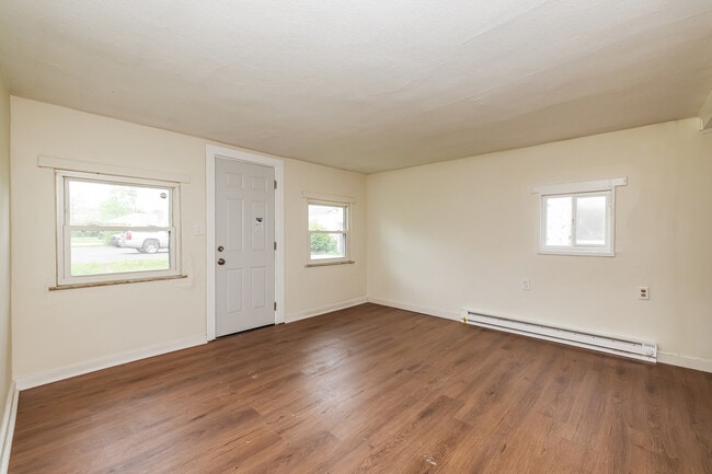 Foto del edificio - 148 Burgess Ave
