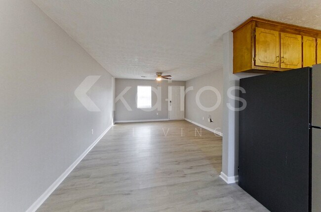 Foto del edificio - 185 Deer Pkwy