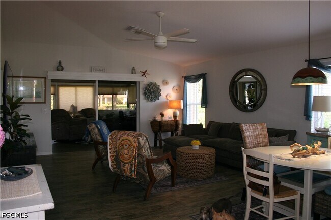 Foto del edificio - 2641 Palo Duro Blvd