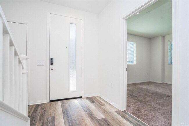 Foto del edificio - 8000 Cypress Ln