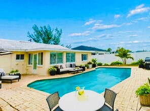 Building Photo - 455 81st Ave