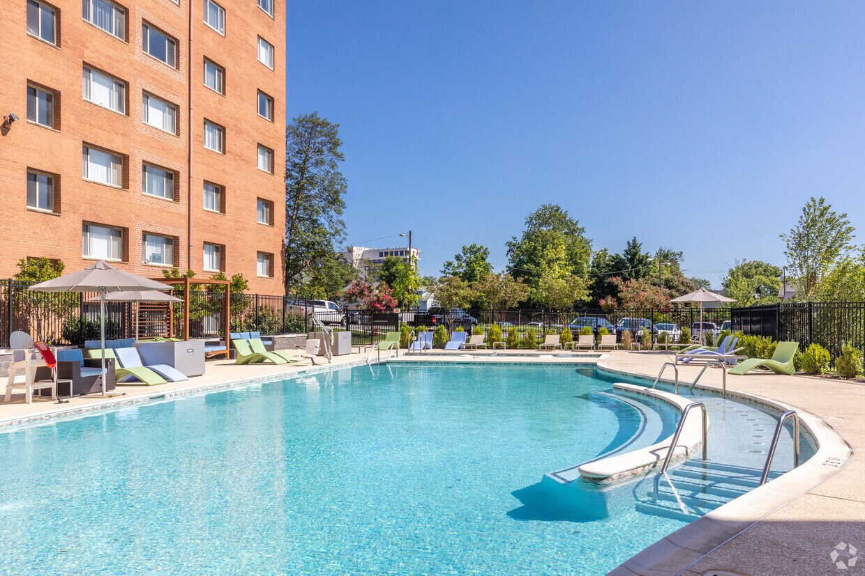 Wellington Apartments in Arlington, VA