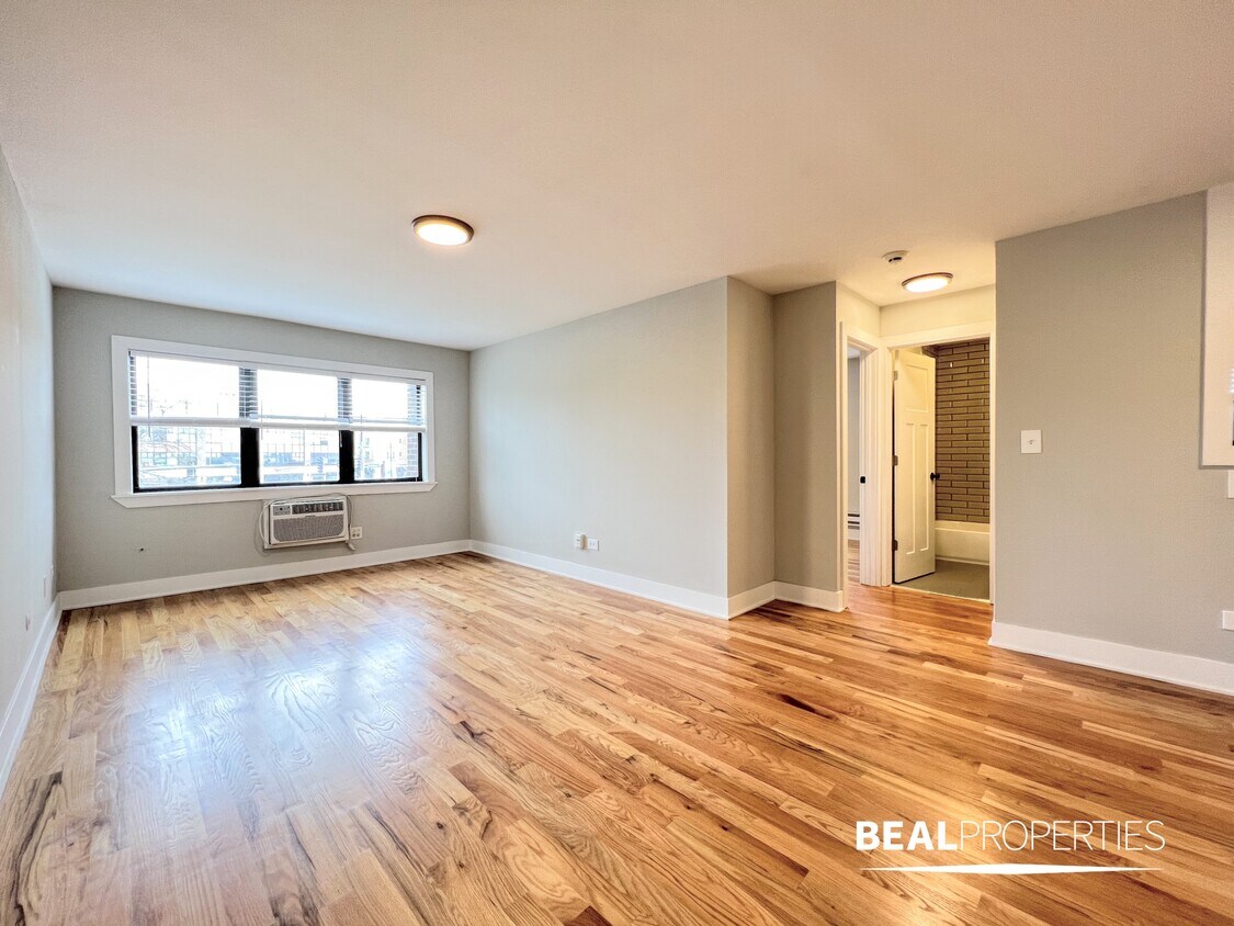 Foto principal - 696 Elm Pl
