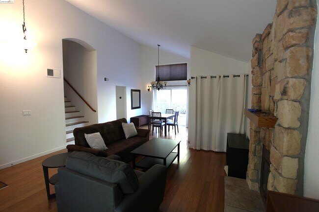 Foto del edificio - 2322 New Lake Pl