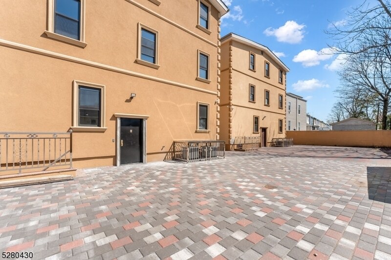 120 Paine Ave Unit 3L, Irvington, NJ 07111 Room for Rent in Irvington