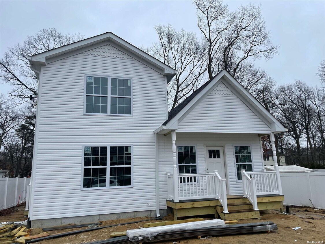 152 Revilo Ave, Shirley, NY 11967 House Rental in Shirley, NY