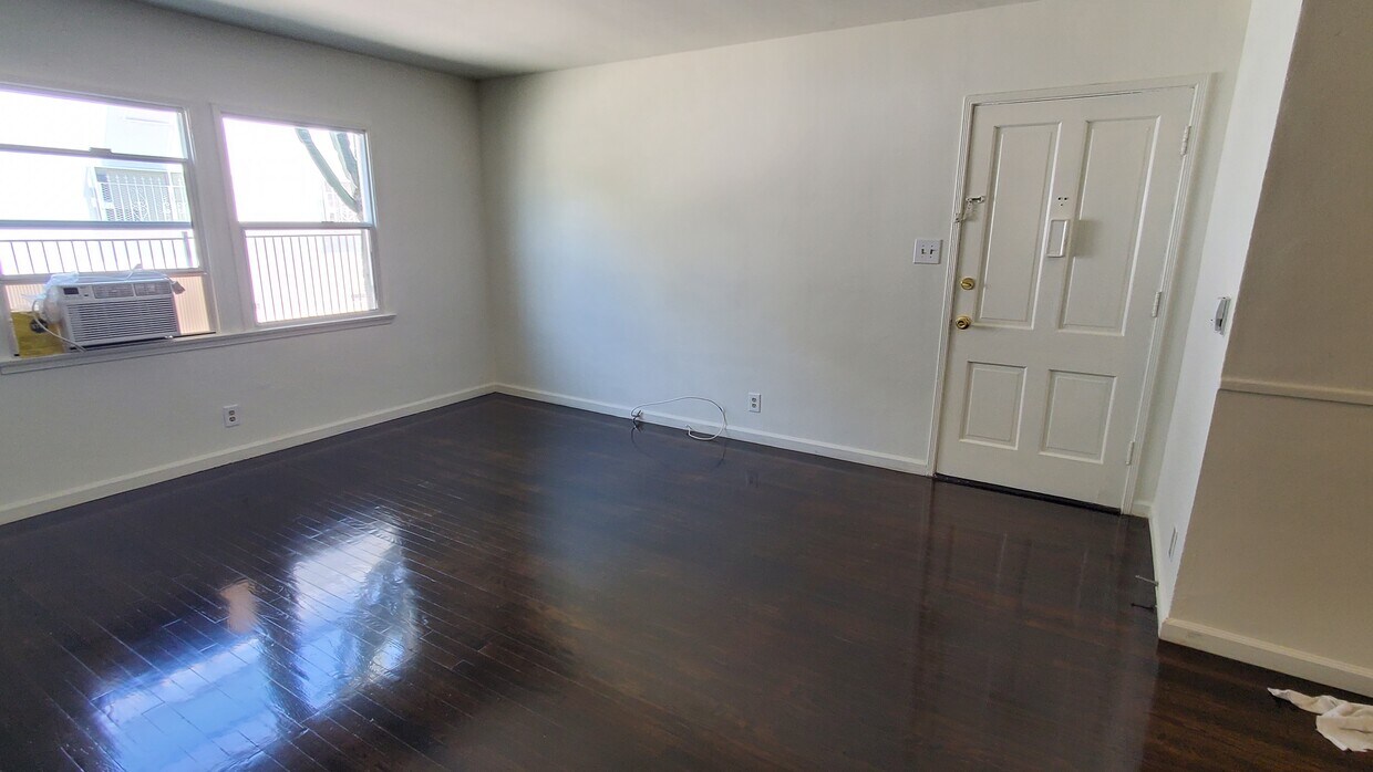 11202 Camarillo St Unit 11202, North Hollywood, CA 91602 Apartments