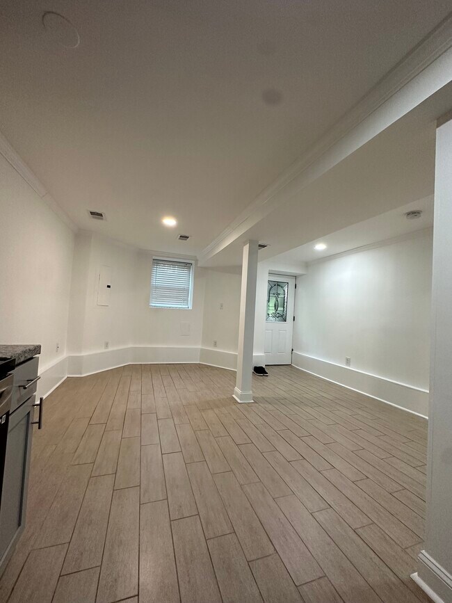 Foto del edificio - 616 5th St NE