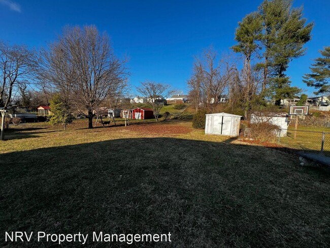Building Photo - 2 br, 1 bath House - 1021 Preston Street