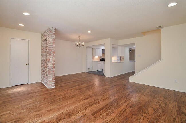 Building Photo - 13192 Trail Hollow Dr