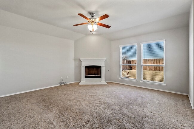 Building Photo - 3020 Oakcrest Dr