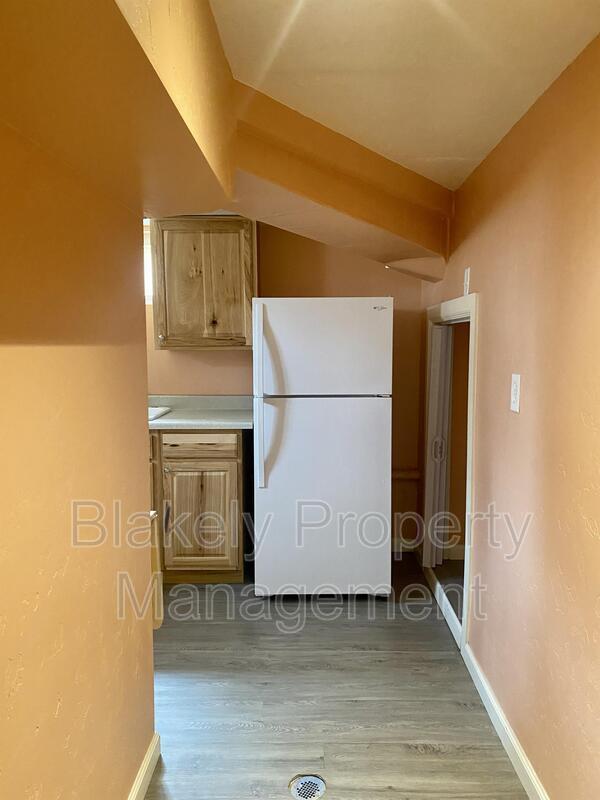 Building Photo - 116 Fern St
