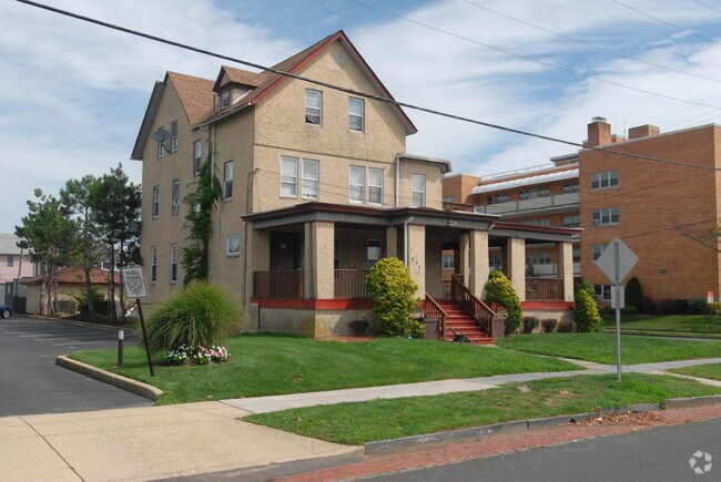 Building Photo - 301 Sunset Ave