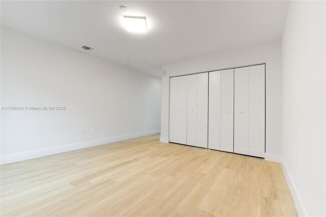 Building Photo - 3 bedroom in Aventura FL 33180