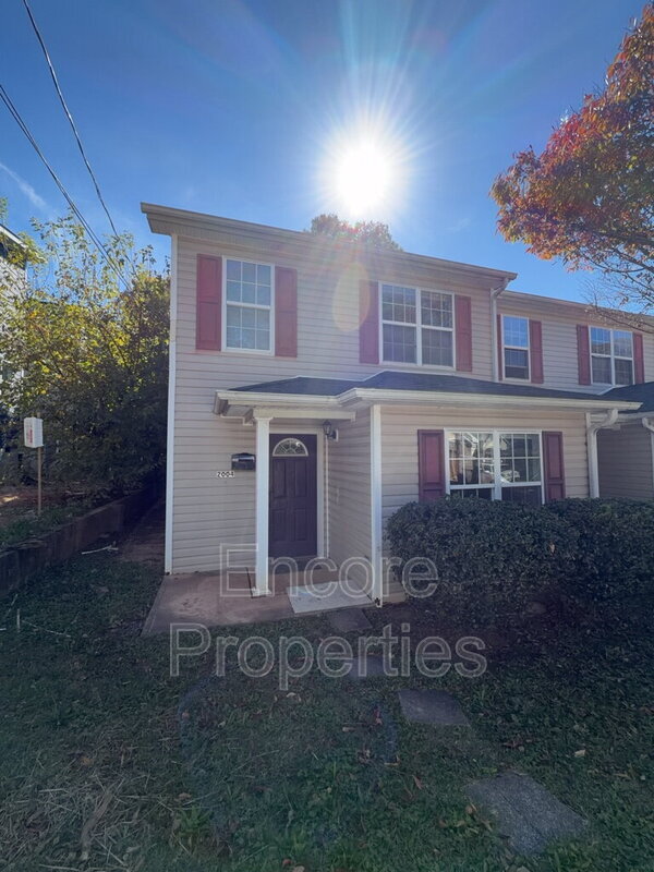 Photo - 2004 Hart St Townhome