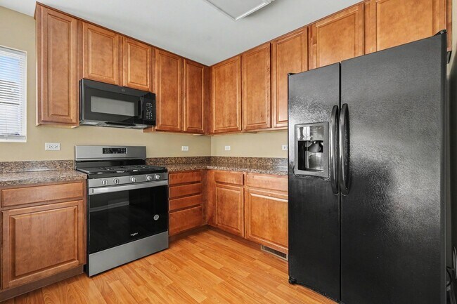 Building Photo - 24617 Patriot Square Dr S