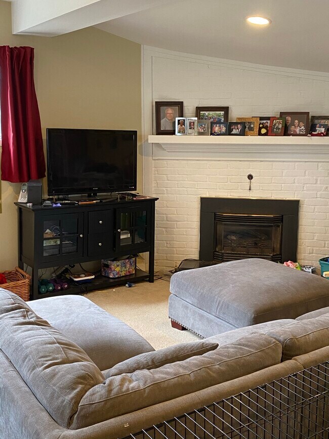 Family room - 4837 SE 60th Ave