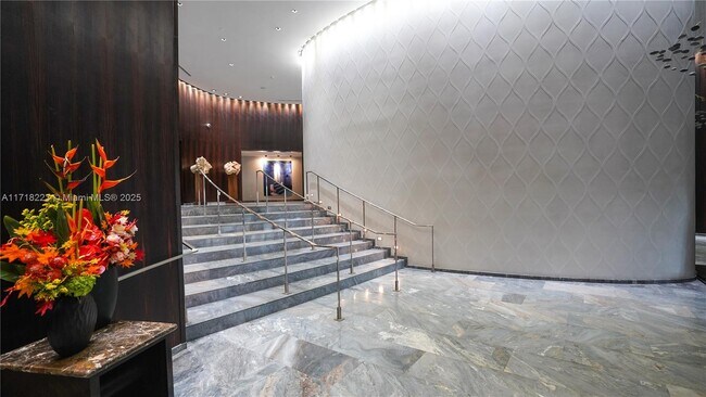 Foto del edificio - 17201 Collins Ave