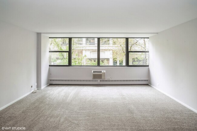 Foto del edificio - 1445 N State Pkwy