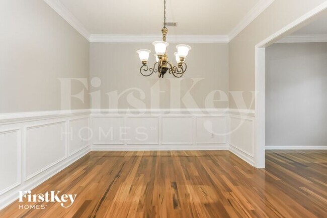 Building Photo - 117 Lenore Way