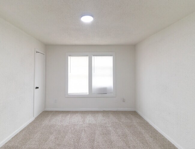 Foto del edificio - 3315 Reeves St