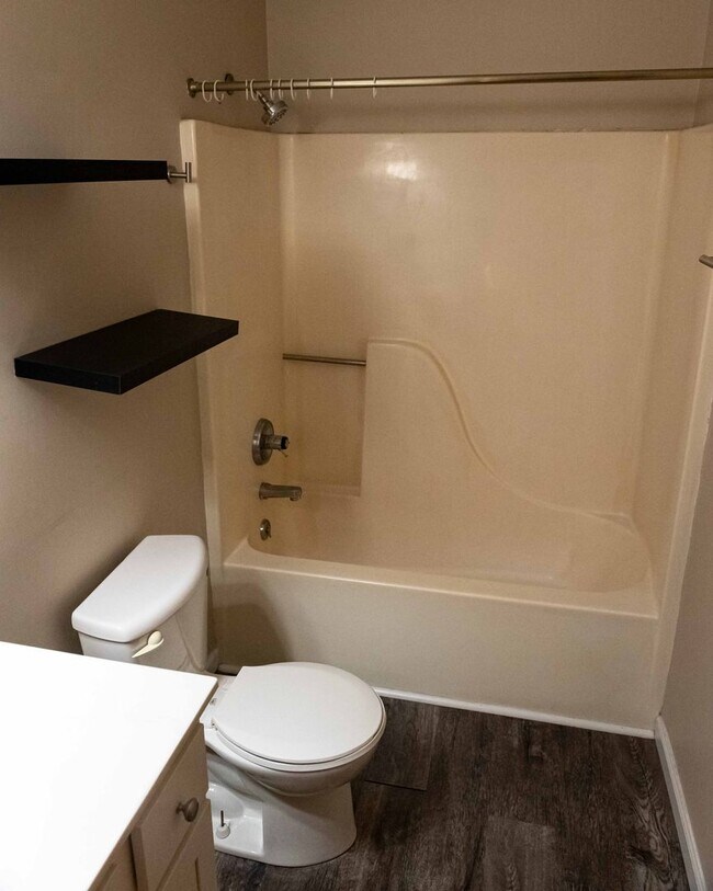 Foto del edificio - 423 S Park Square Dr