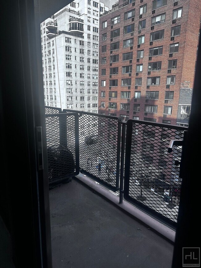 Building Photo - EAST 35 STREET