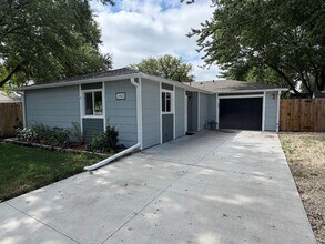 Building Photo - 2421 Brook Ln