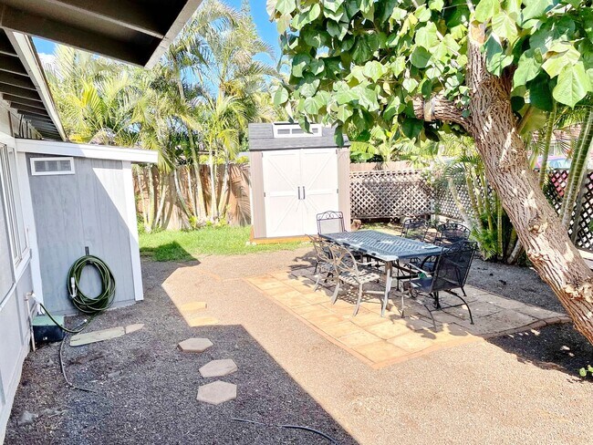 Foto del edificio - 3 Bed 1 Bath Unfurnished house in the Heart of Kihei - 1 year minimum available long term.