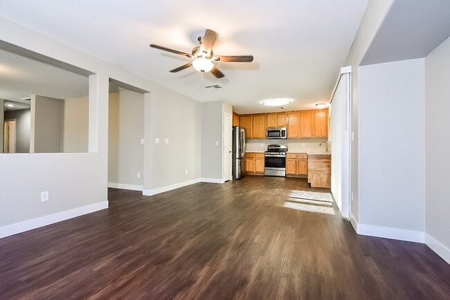 Building Photo - 3609 N Porch Swings Way