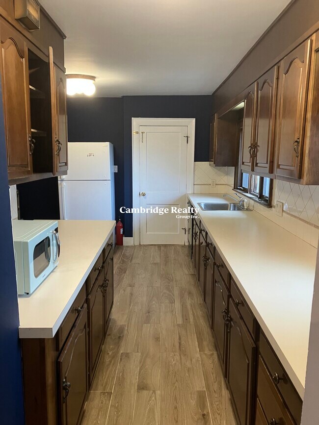 Foto del edificio - 93 Hillside Rd