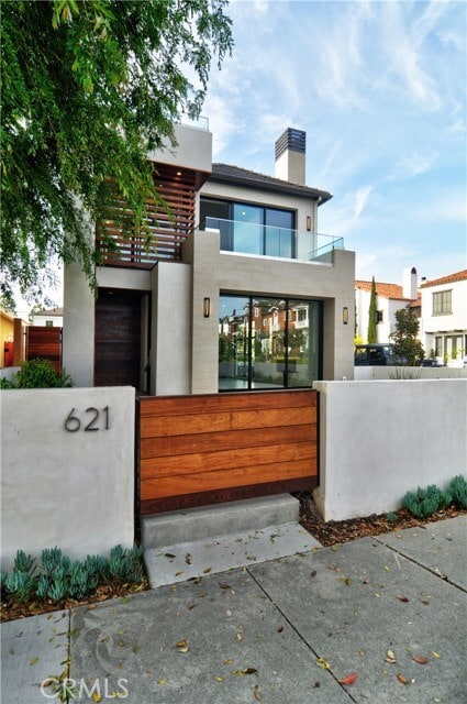 Building Photo - 621 Narcissus Ave