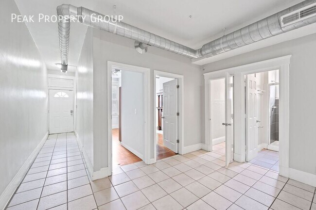 Foto del edificio - 60 W McMillan St