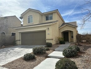 Building Photo - 2767 Invermark St