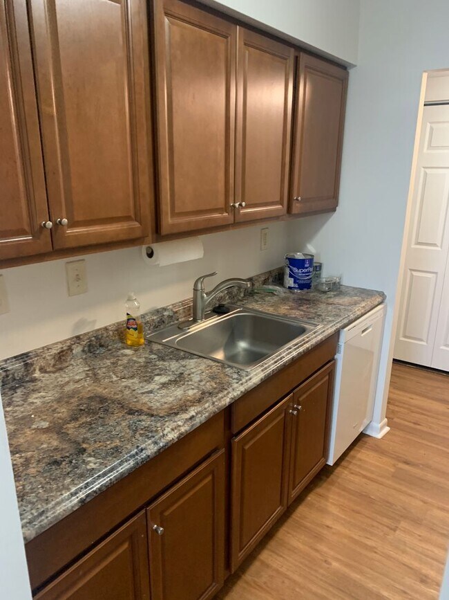 Foto del edificio - 2 Bedroom 1 Bathroom first floor Goshen Valley flat!