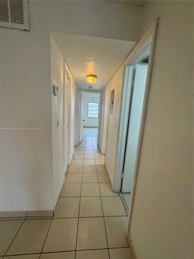 Foto del edificio - 20120 NE 2nd Ave