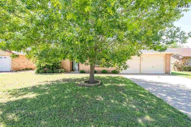 Foto del edificio - 4925 Big Bend Dr